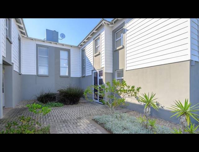 2 BEDROOM HOUSE FOR SALE IN PINNACLE POINT GOLF ESTATE